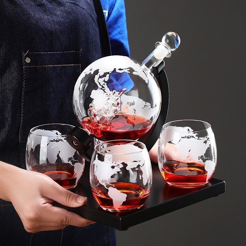 مجموعة إبريق نبيذ زجاجي مزخرف  - مراجعة Decanter Globe Set وسعره